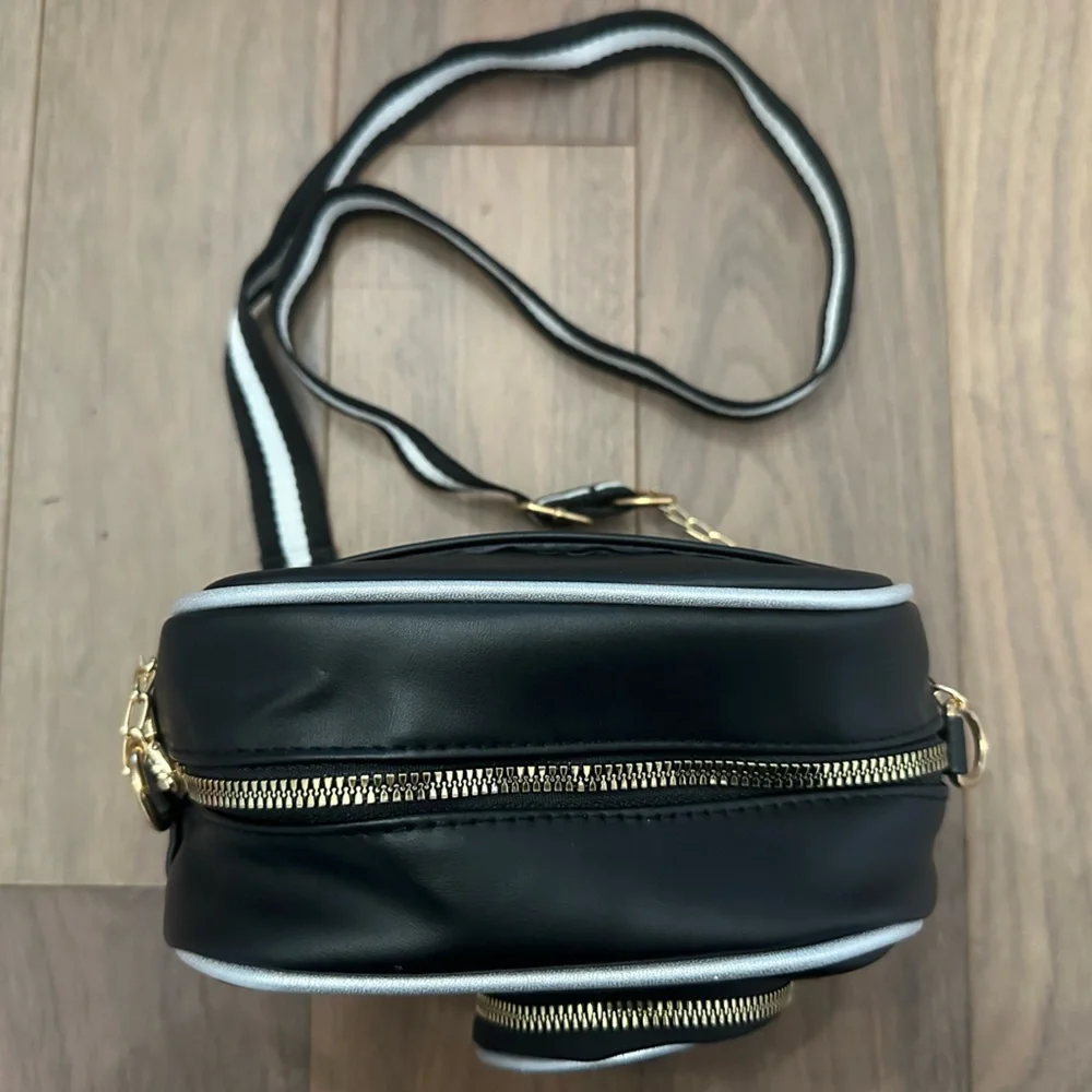 NWOT Stylish Black and White Camera Crossbody Bag